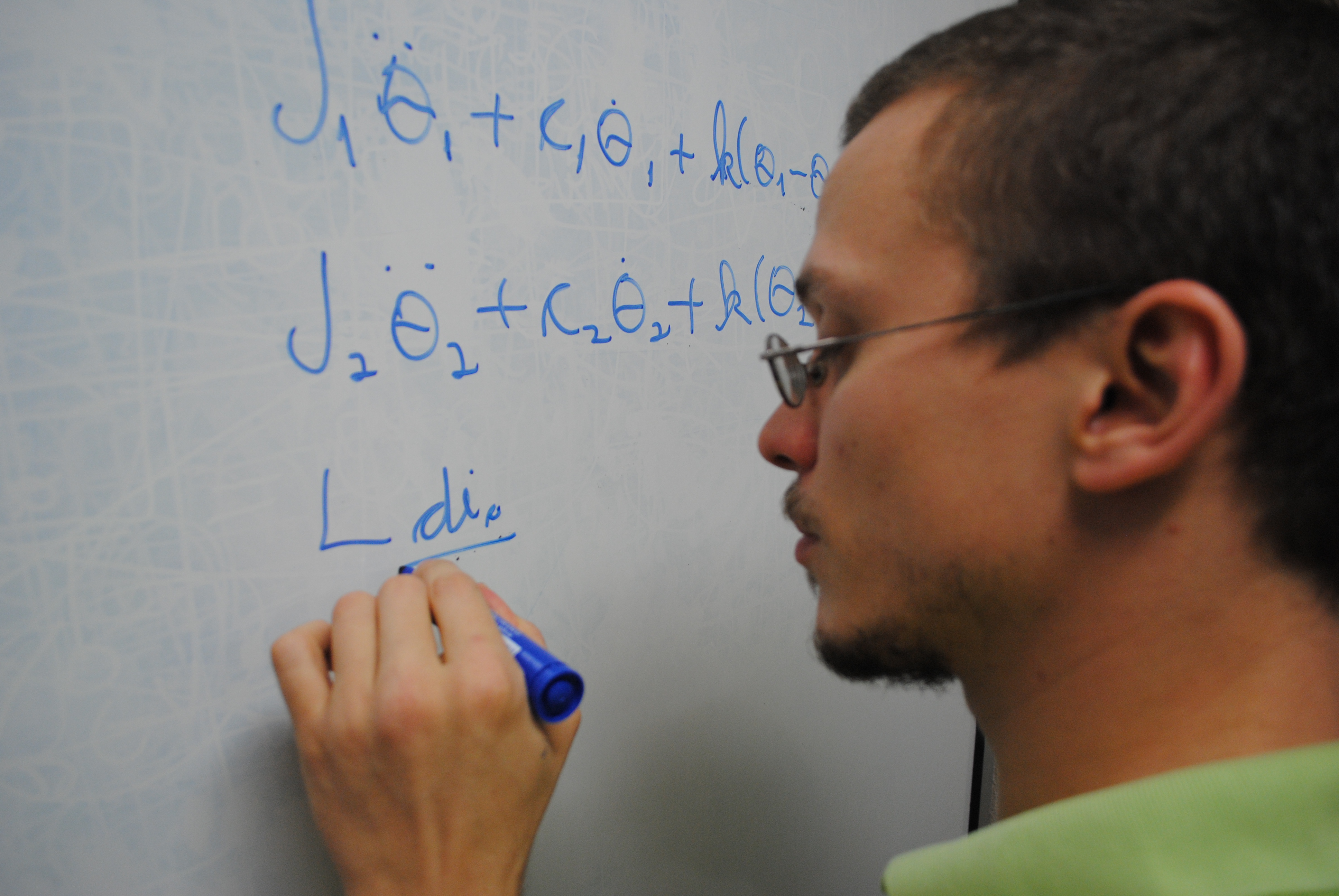 Professores Tesla Concursos